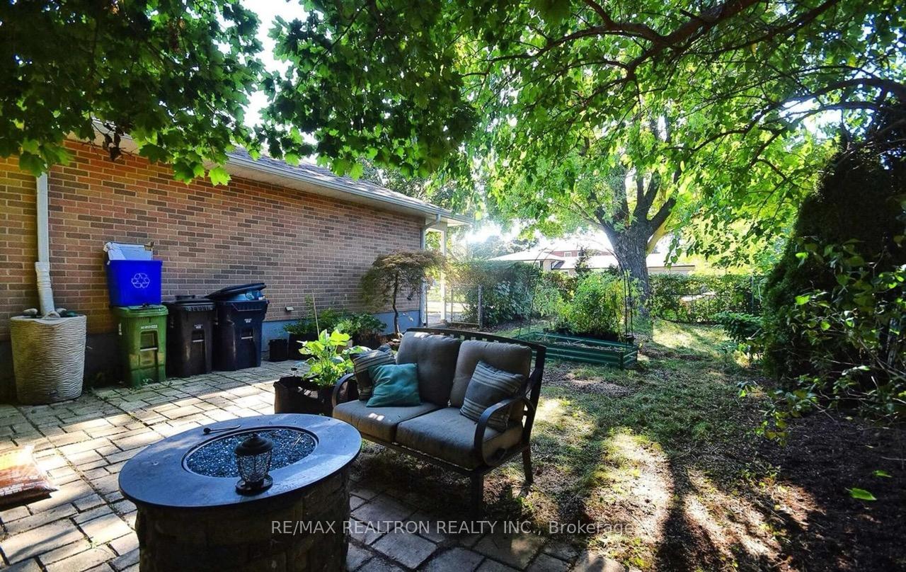 1-sunderland-crescent-toronto-scarborough-ontario-e13515158