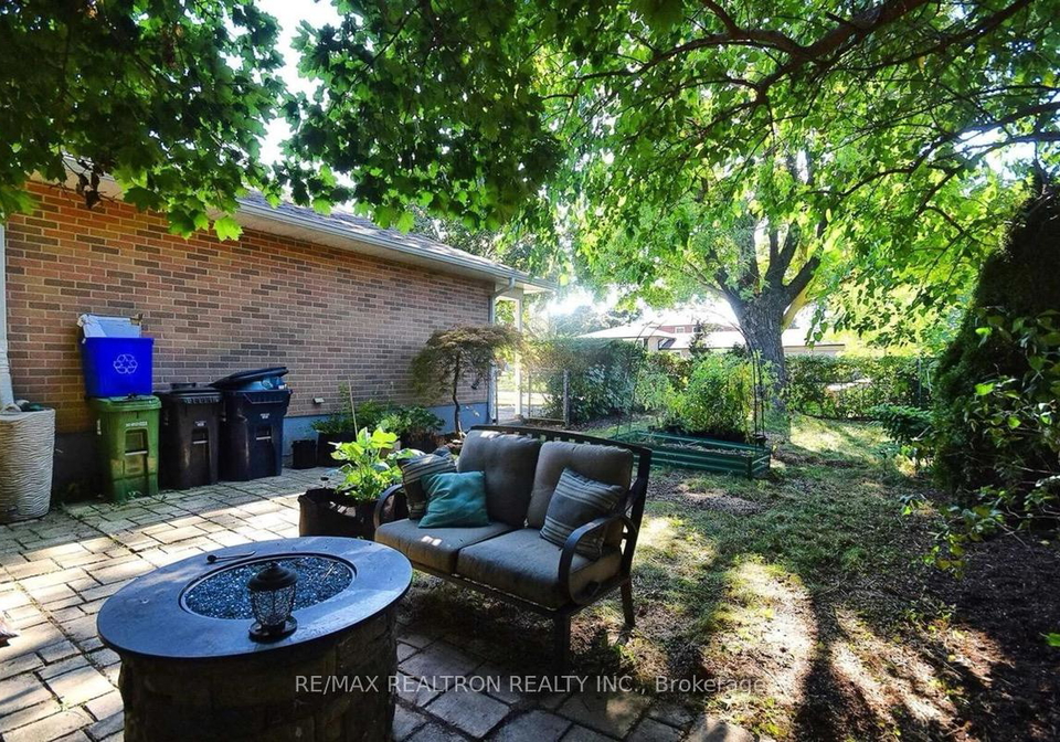 1-sunderland-crescent-toronto-scarborough-ontario-e13515158