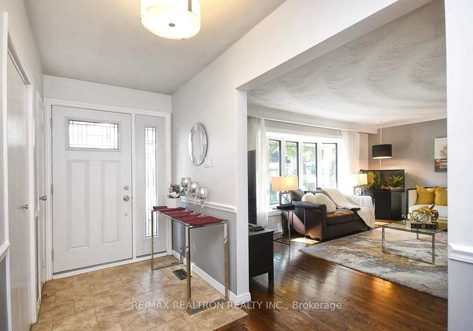1-sunderland-crescent-toronto-scarborough-ontario-e13515158