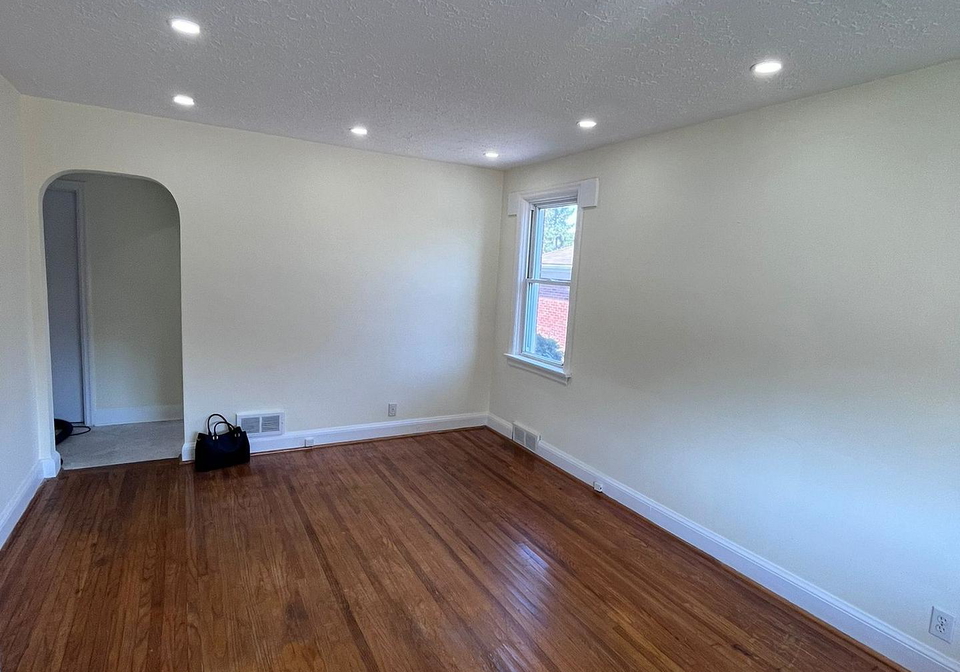 224-college-avenue-oshawa-ontario-e13516440