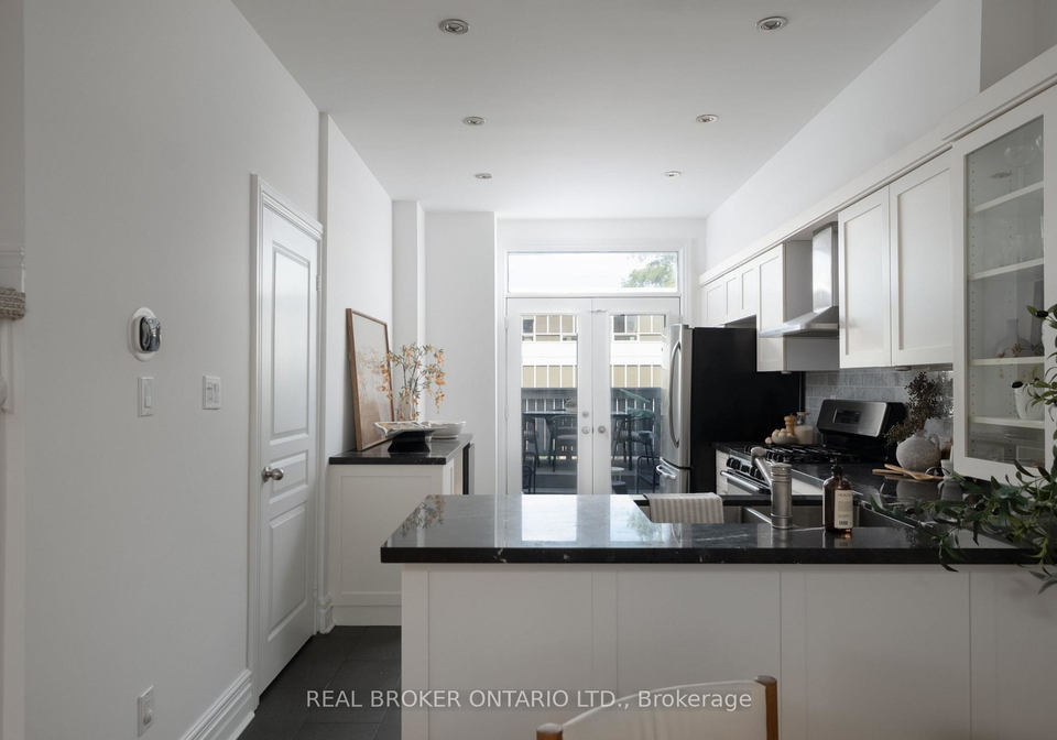 12-east-york-avenue-toronto-east-york-ontario-e13517084