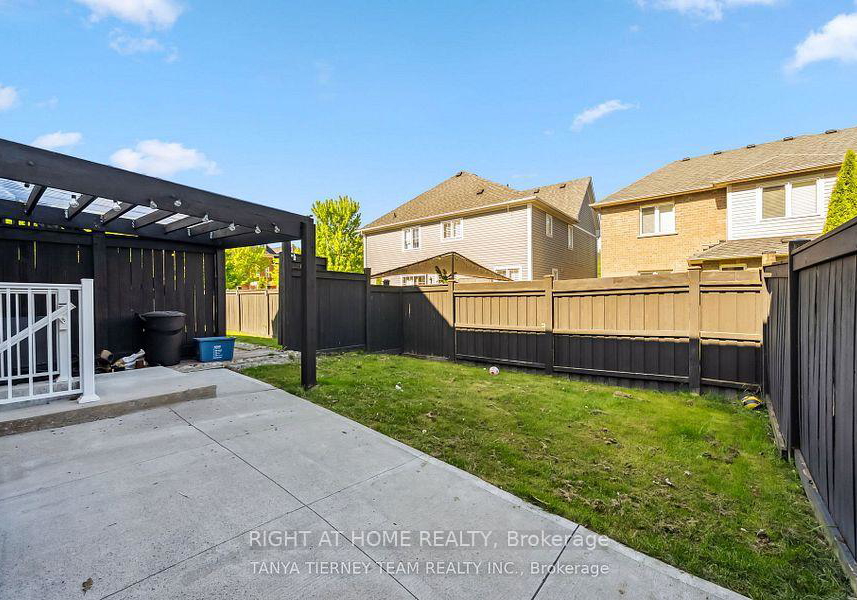 21-rainbow-crescent-rainbow-whitby-ontario-e13518528