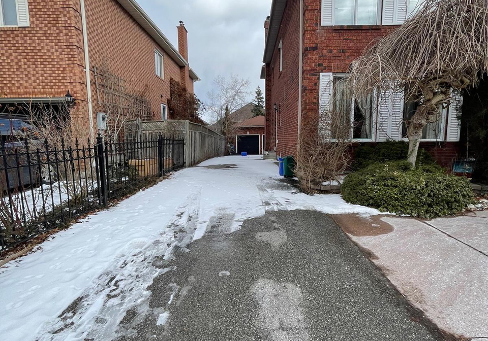 3-leah-crescent-ajax-ontario-e13520418
