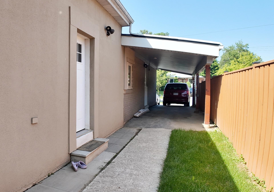 5-farmbrook-road-toronto-scarborough-ontario-e13522966