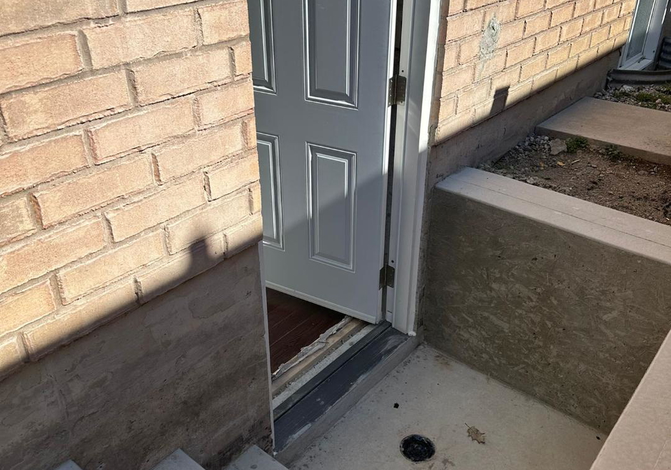 11-clair-avenue-whitby-ontario-e13523132
