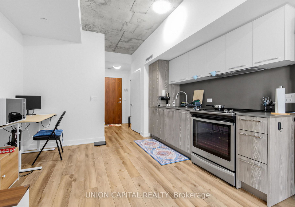 15-baseball-place-toronto-toronto-ontario-e13523174