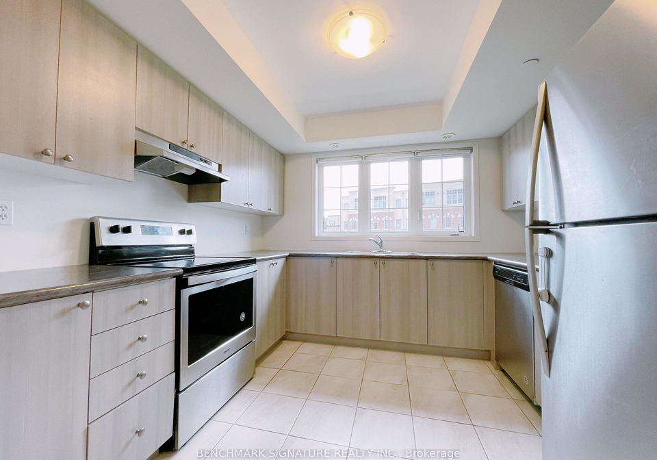 143-giboulee-path-oshawa-ontario-e13524092