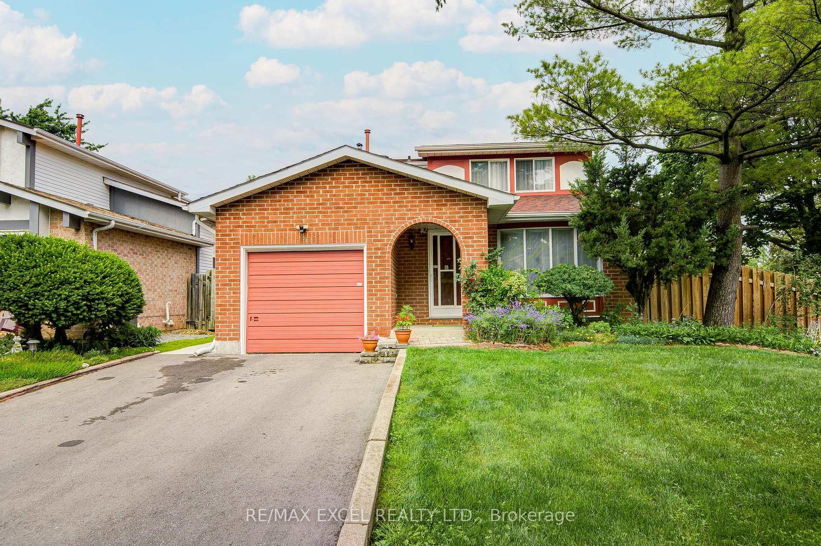 176-goldhawk-trail-toronto-scarborough-ontario-e13524296