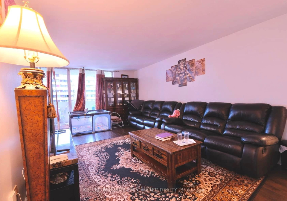 1-massey-square-toronto-east-york-ontario-e13524762