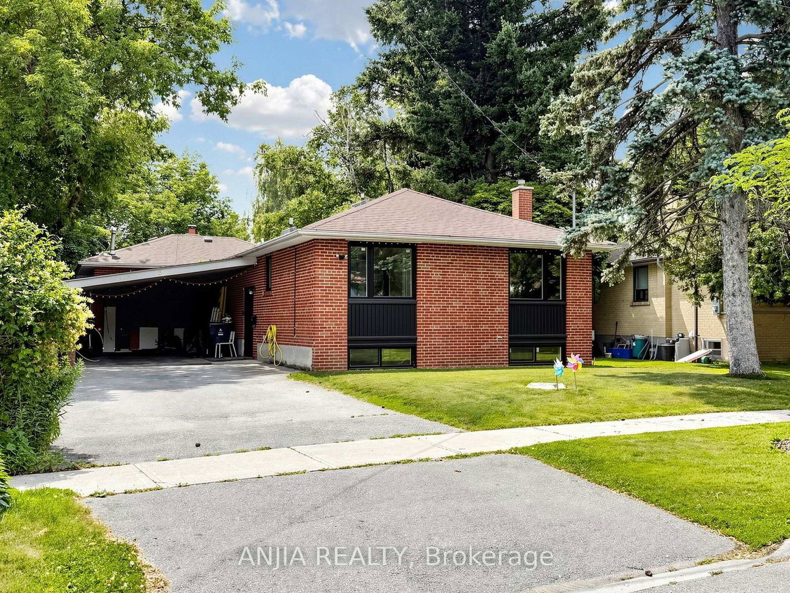 8-applefield-drive-toronto-scarborough-ontario-e13525080