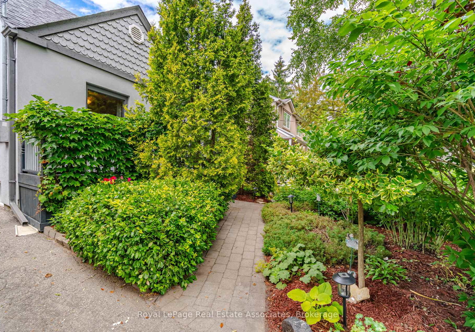 32-plaxton-drive-toronto-east-york-ontario-e13526904
