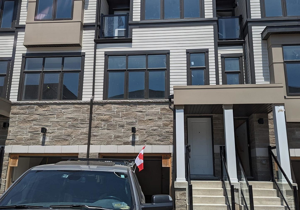 790-kootenay-path-oshawa-ontario-e13527068
