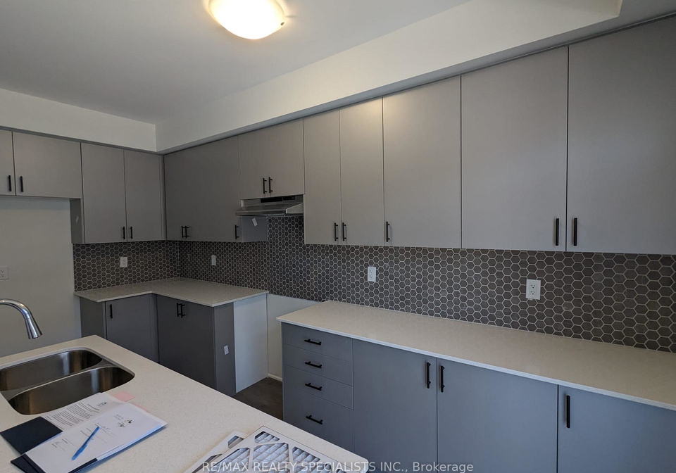 790-kootenay-path-oshawa-ontario-e13527068