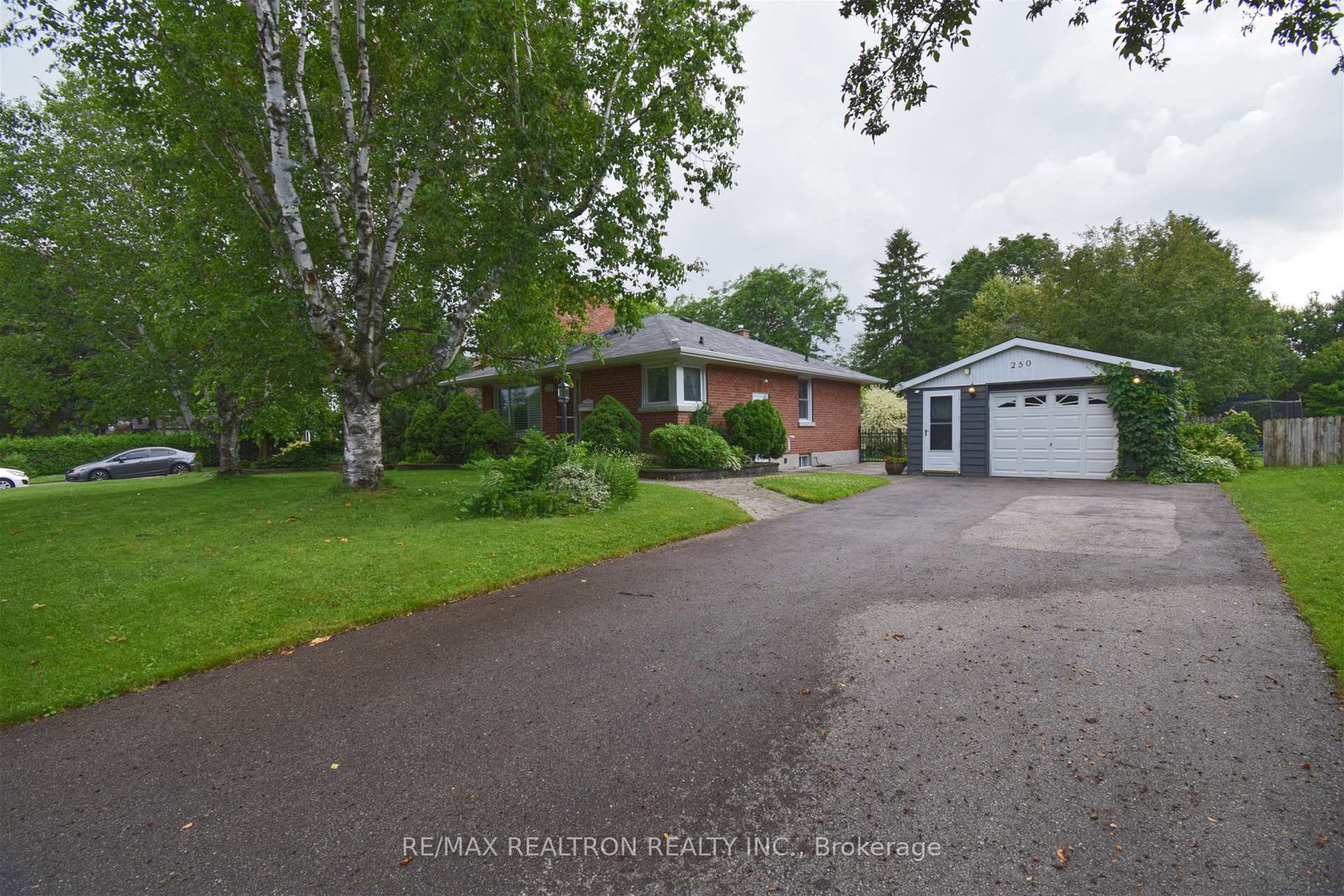 250-meadow-road-whitby-ontario-e13527444