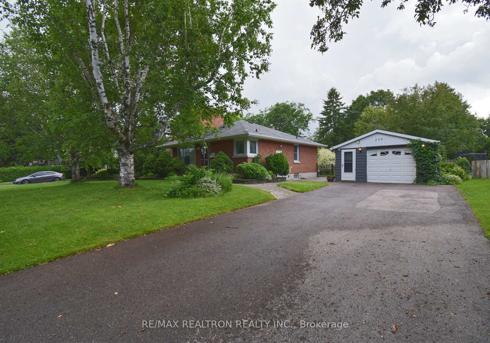 250-meadow-road-whitby-ontario-e13527444