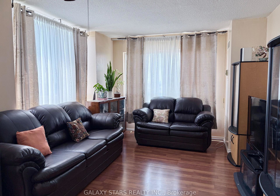 2550-lawrence-avenue-e-toronto-scarborough-ontario-e13527514