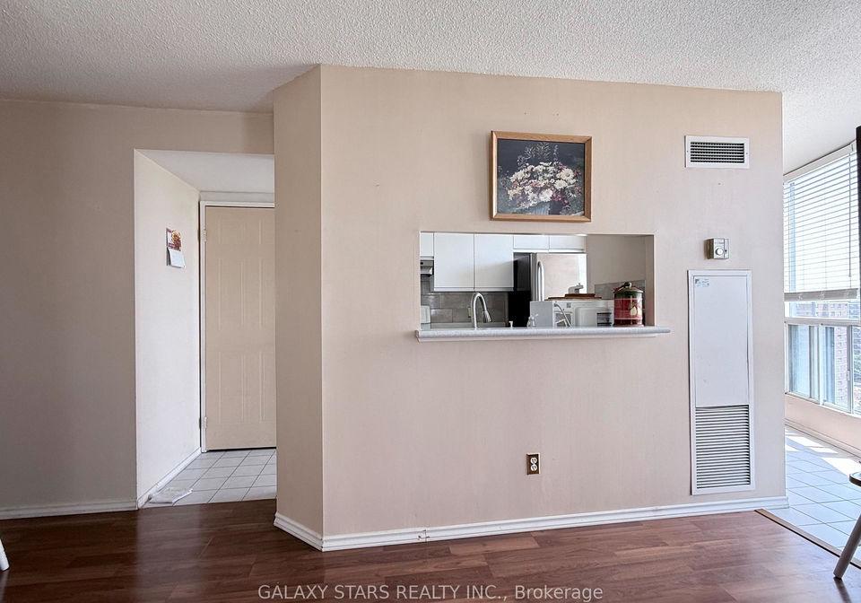 2550-lawrence-avenue-e-toronto-scarborough-ontario-e13527514
