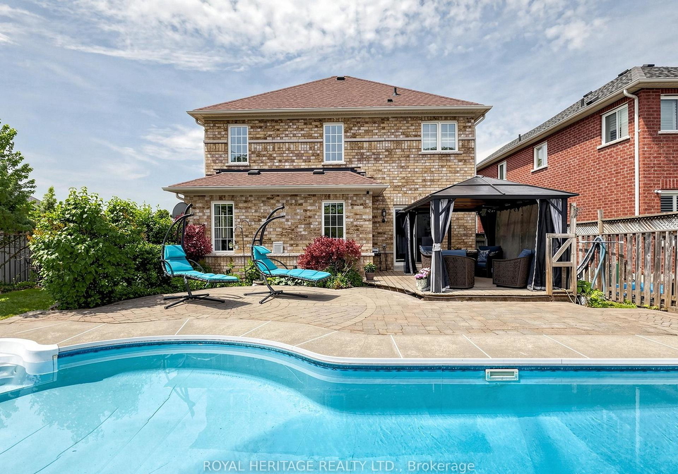 1-wakem-court-whitby-ontario-e13527606