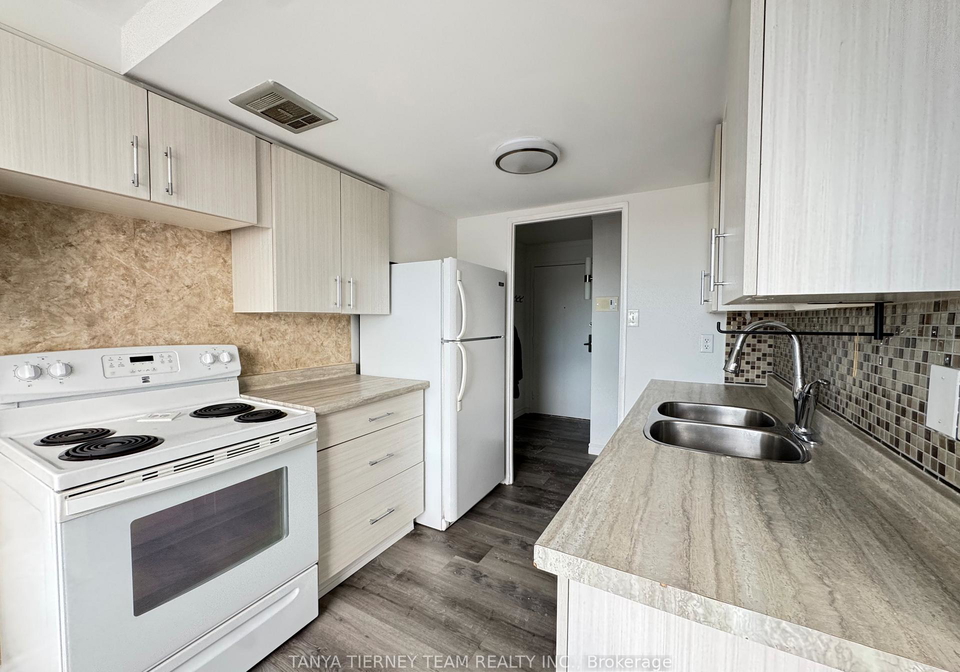 43-taunton-road-oshawa-ontario-e13528676