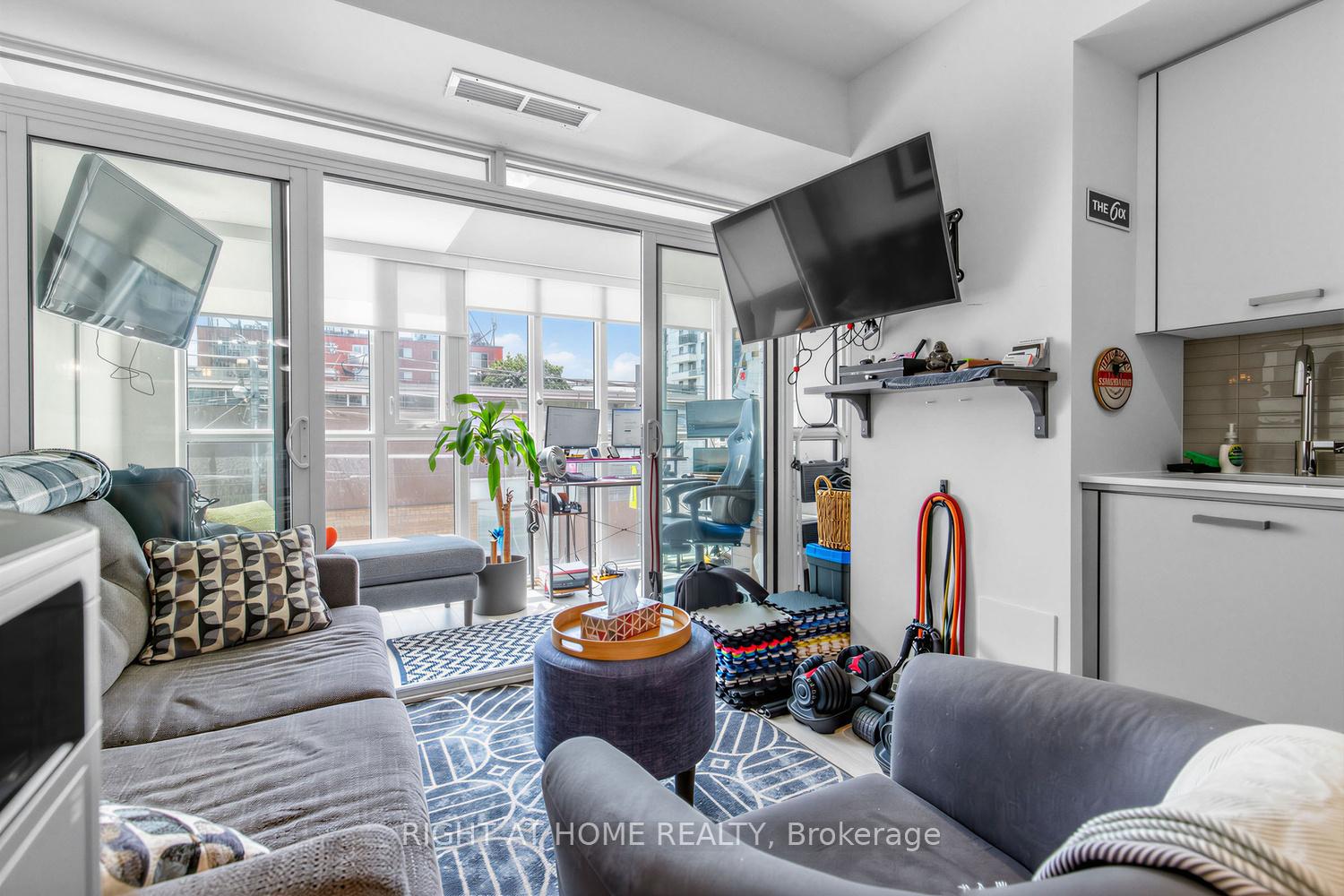 1630-queen-street-e-toronto-toronto-ontario-e13528772