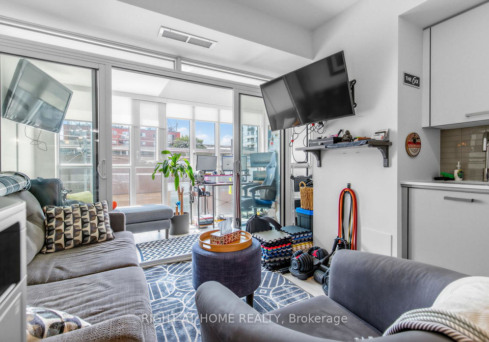1630-queen-street-e-toronto-toronto-ontario-e13528772