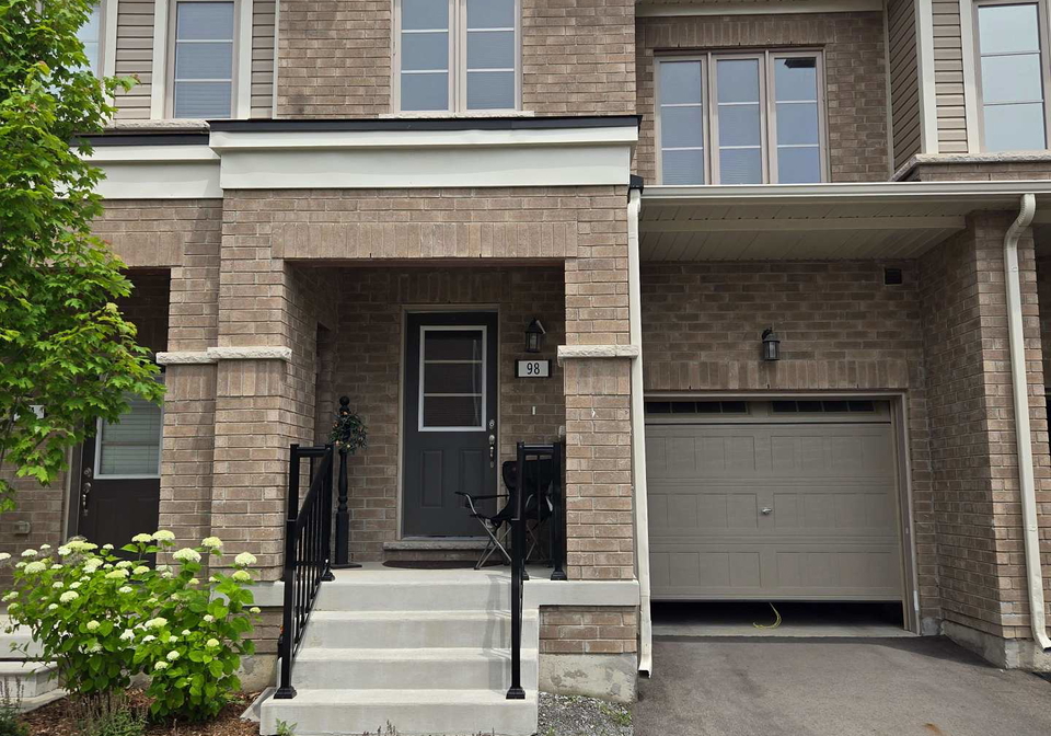 98-senay-circle-clarington-ontario-e13528850