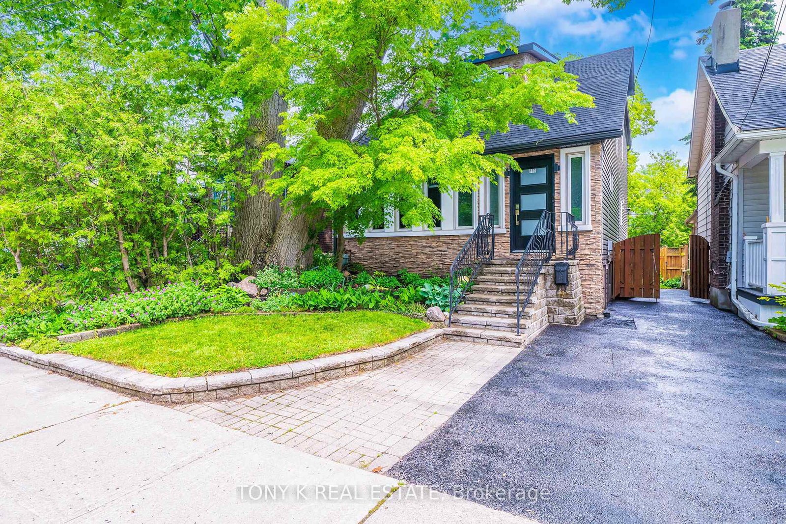 111-eastwood-avenue-toronto-scarborough-ontario-e13528924