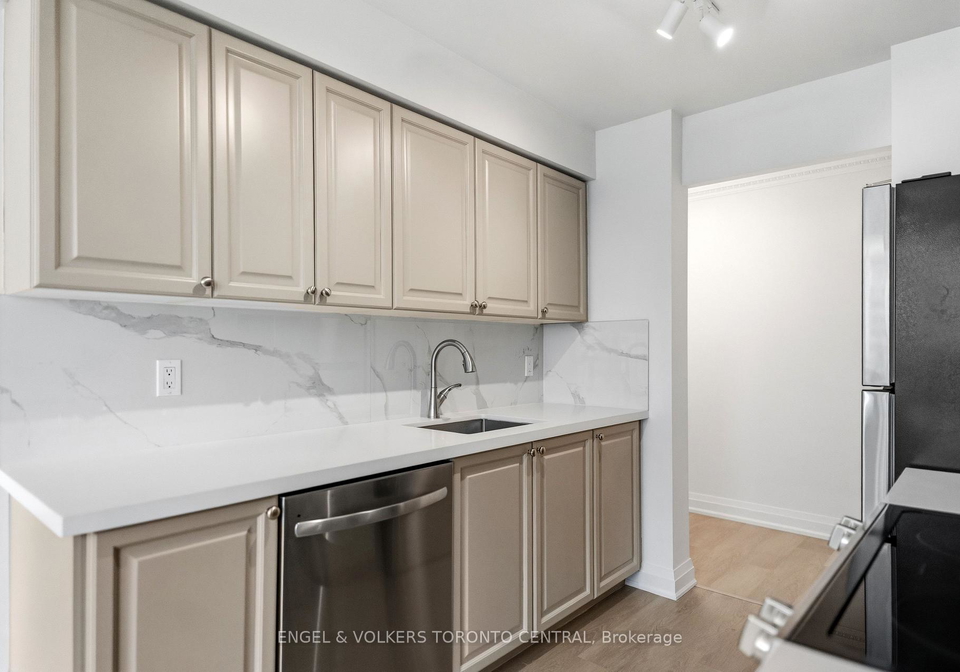 61-town-centre-court-toronto-scarborough-ontario-e13528954