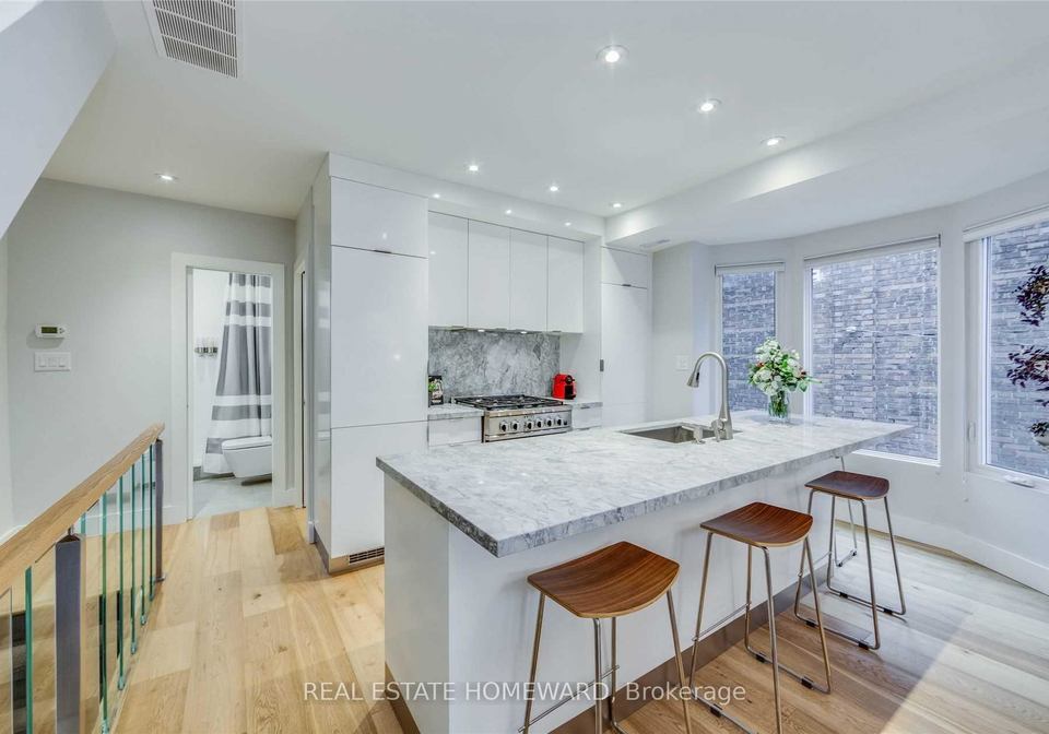 185-strathmore-boulevard-toronto-east-york-ontario-e13529040