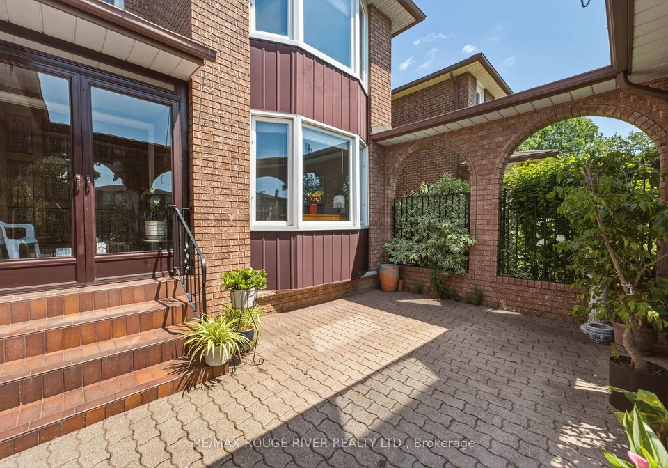 51-sugarbush-square-toronto-scarborough-ontario-e13529744