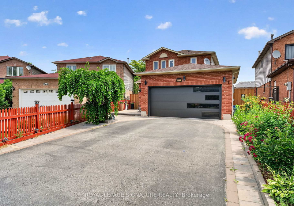 1642-pepperwood-gate-pickering-ontario-e13529858