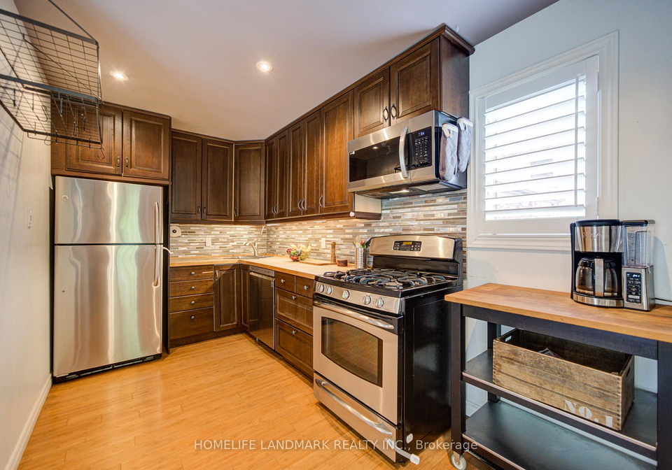 16-warvet-crescent-toronto-east-york-ontario-e13530460