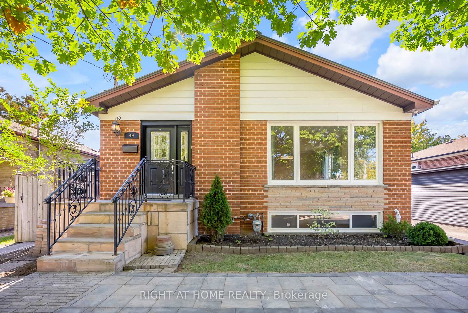 49-mcgregor-road-w-toronto-scarborough-ontario-e13533000