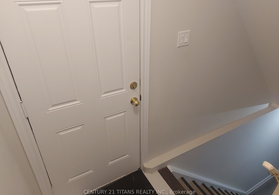 44-glacier-crescent-toronto-scarborough-ontario-e13533780