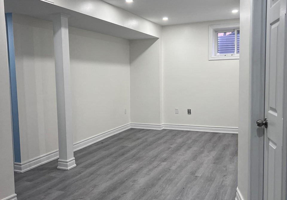 1074-orenda-street-pickering-ontario-e13535248