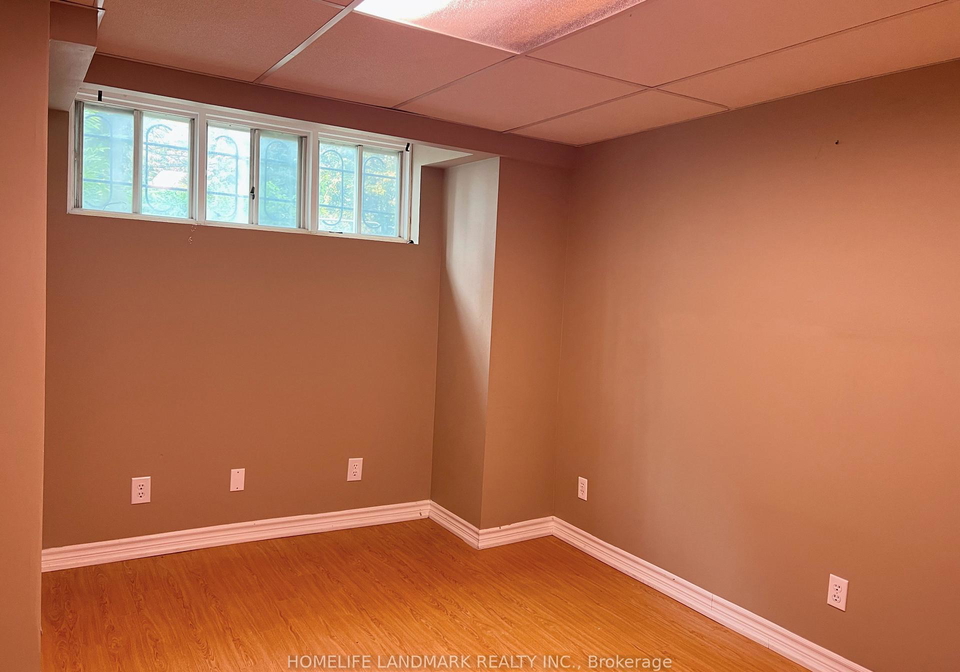 8-lesskim-court-toronto-scarborough-ontario-e13535538