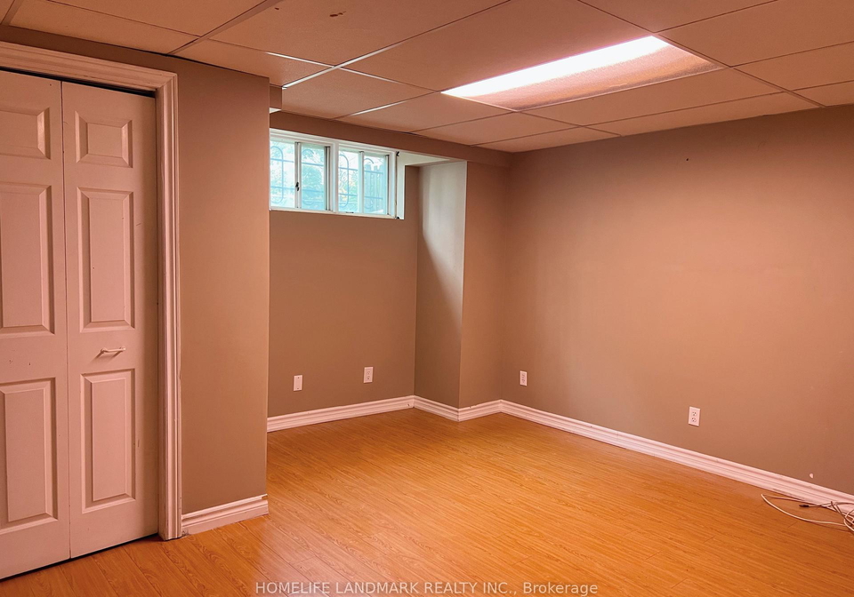 8-lesskim-court-toronto-scarborough-ontario-e13535538