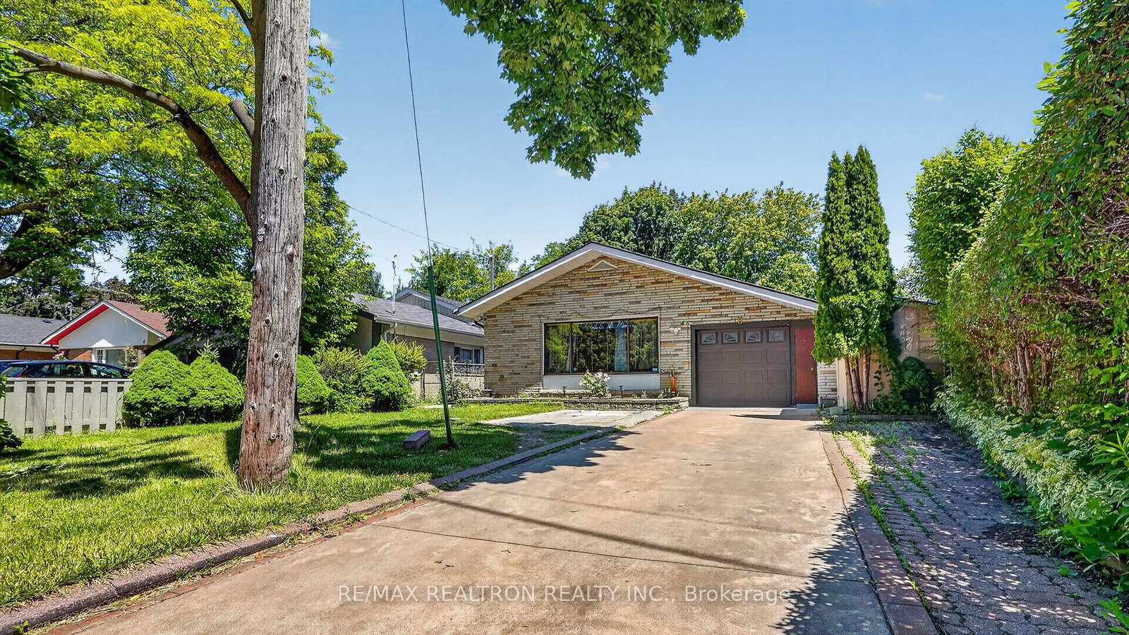 8-bonnechere-crescent-toronto-scarborough-ontario-e13535820