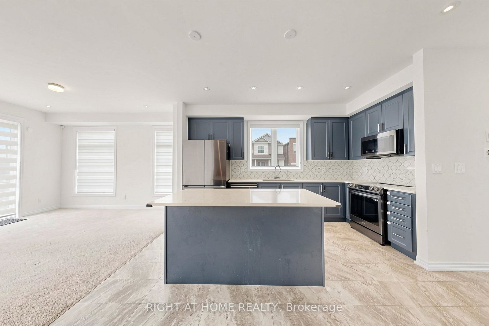 2046-cameron-lott-crescent-oshawa-ontario-e13535838