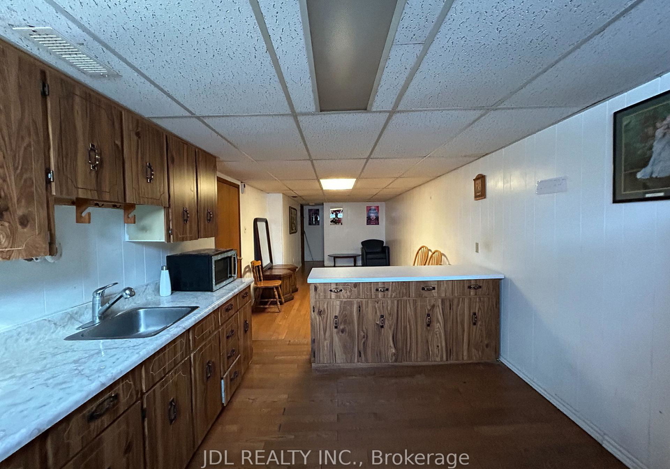 8-highwood-avenue-toronto-scarborough-ontario-e13536736