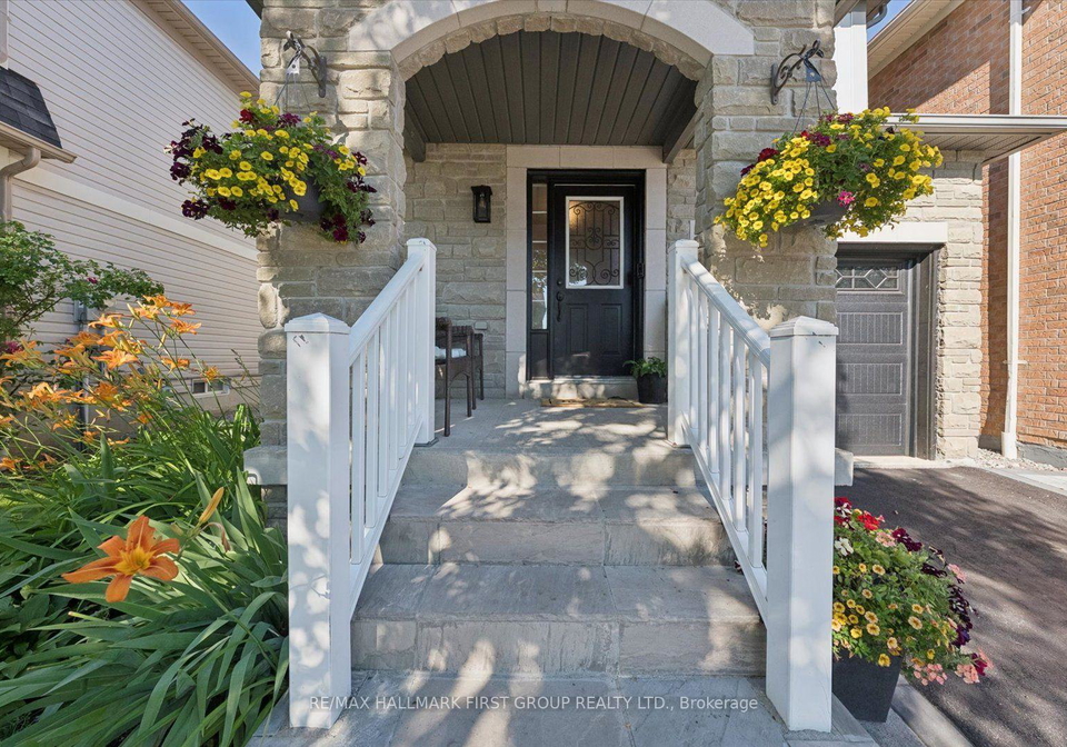 19-harrongate-place-whitby-ontario-e13537762