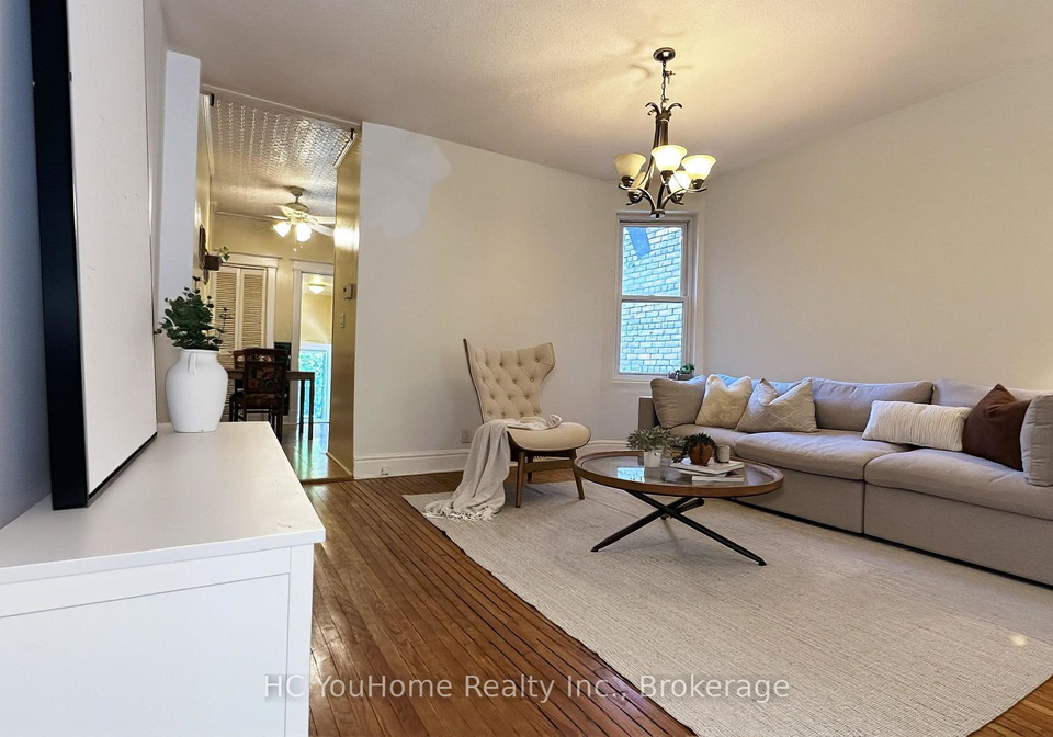 7-badgerow-avenue-toronto-toronto-ontario-e13539568