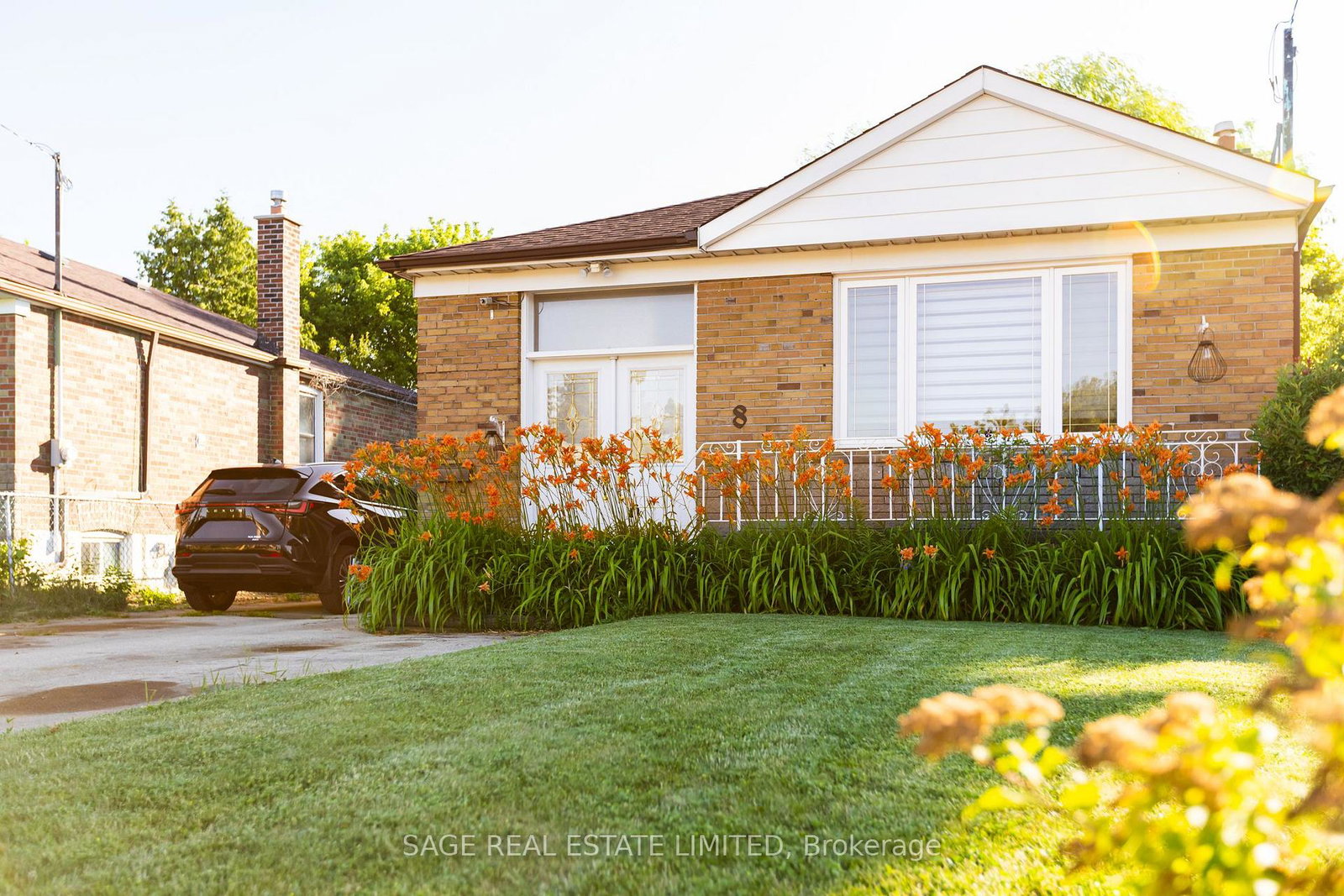 8-lombardy-crescent-toronto-scarborough-ontario-e13539750
