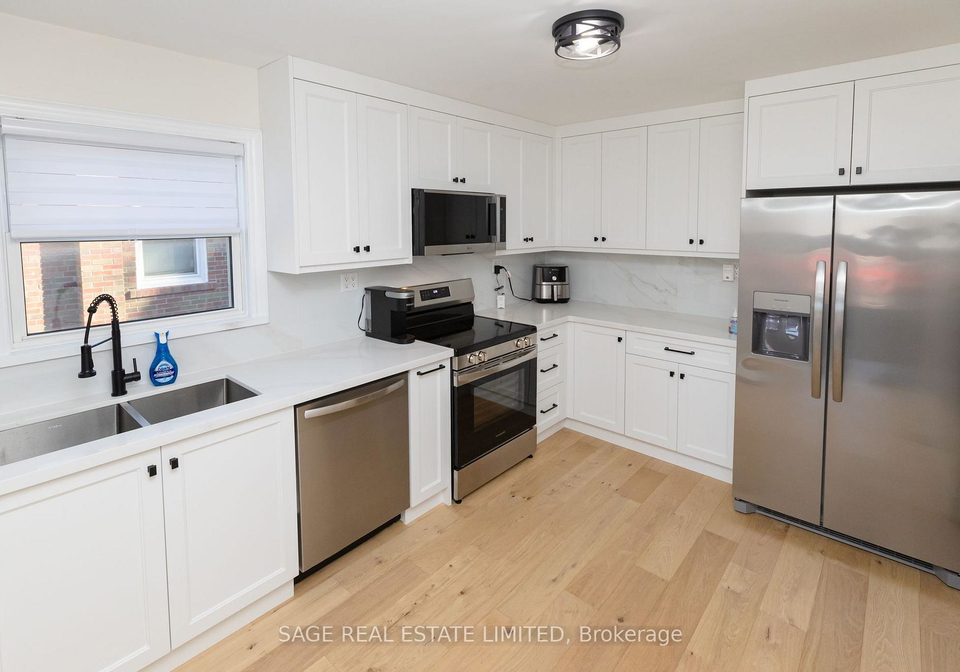 8-lombardy-crescent-toronto-scarborough-ontario-e13539750
