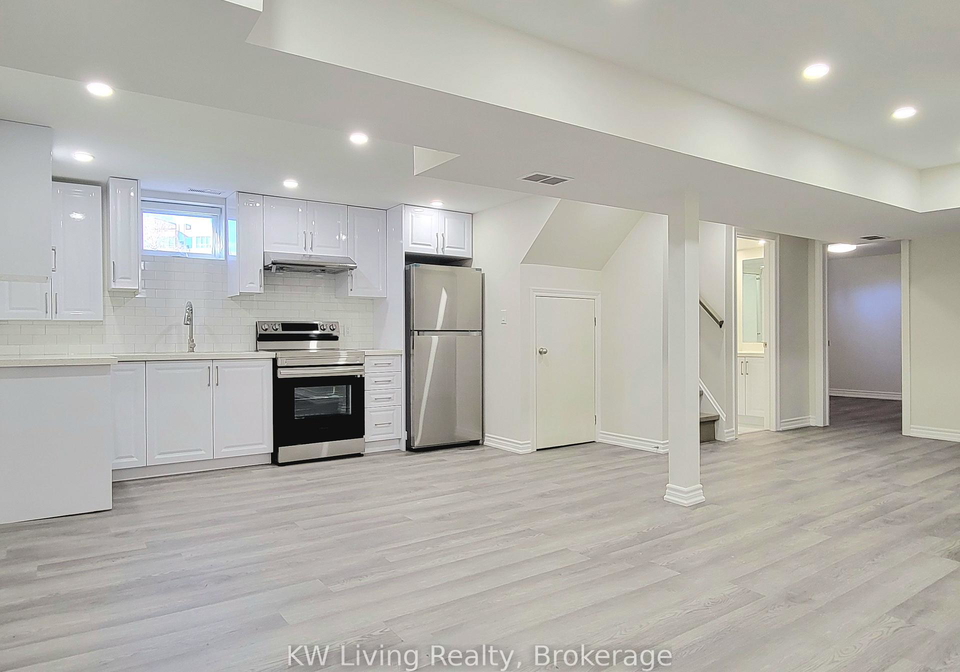 6-gardens-crescent-toronto-east-york-ontario-e13540168