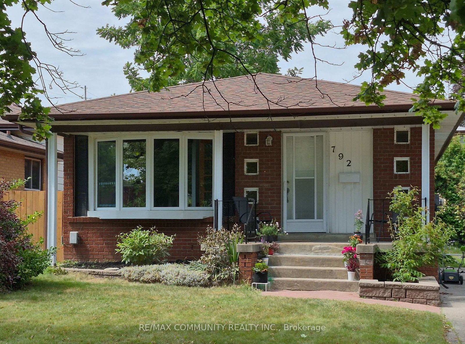 792-tatra-drive-oshawa-ontario-e13540464