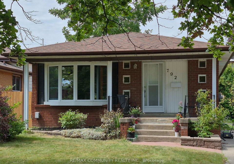 792-tatra-drive-oshawa-ontario-e13540464
