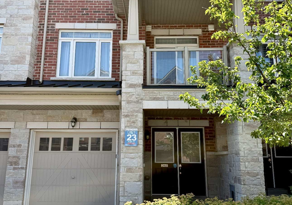 2468-mayapple-cross-pickering-ontario-e13540698