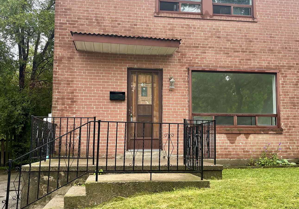 62-santamonica-boulevard-toronto-scarborough-ontario-e13541366