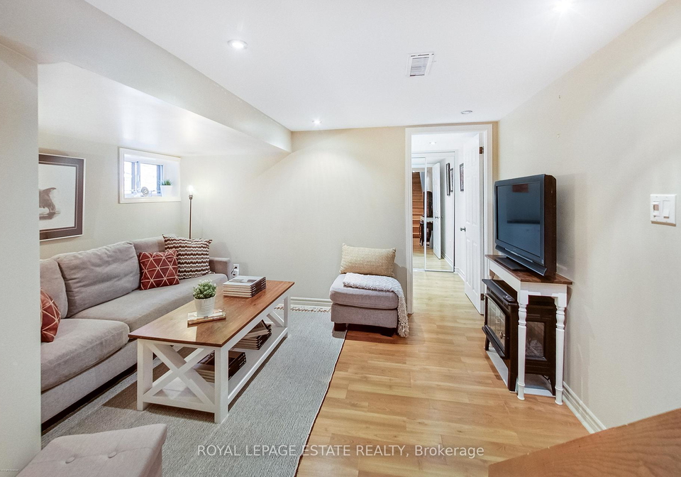4-linton-avenue-toronto-scarborough-ontario-e13541506